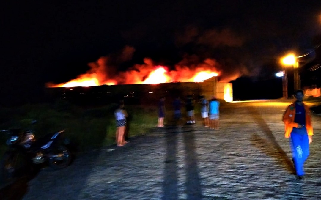 Incêndio destrói fábrica em Tobias Barreto
