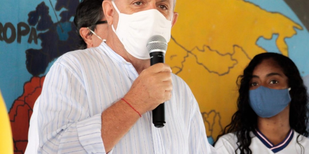Belivaldo Chagas reajustará gratificação para incentivar professores a trabalhar no interior de Sergipe