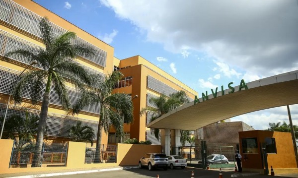 Anvisa proíbe fabricação e venda de 12 produtos de limpeza