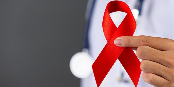 Pesquisa testa no Brasil tratamento injetável contra HIV com aplicações a cada quatro meses