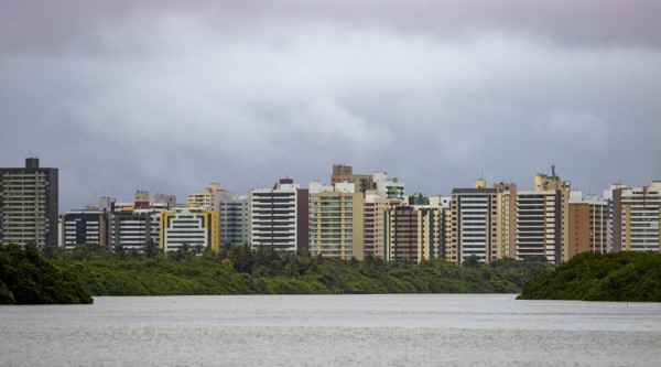 Aracaju terá semana com predomínio de nuvens e previsão de chuva em quase todos os dias