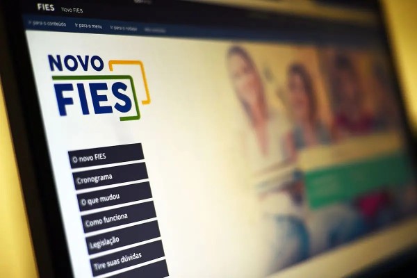 Estudantes pré-selecionados no Fies 2026 devem validar inscrições até esta segunda-feira, 11
