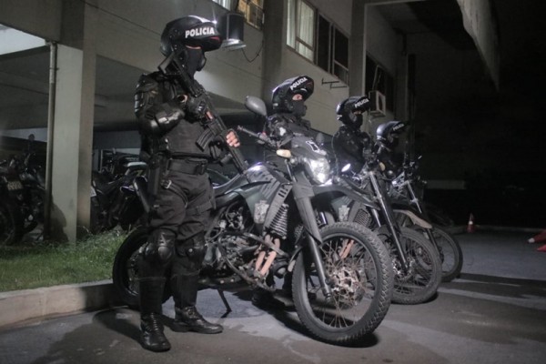 Polícia Militar apreende motocicletas durante operação contra manobras perigosas
