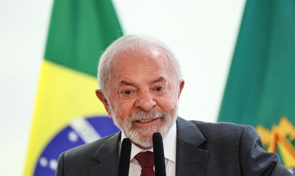 Lula anuncia proposta de tarifa zero no transporte coletivo aos fins de semana
