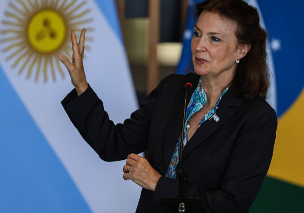 Chanceler argentina nega interferência na questão entre Brasil e o X