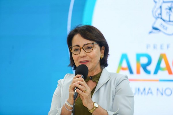 Emília anuncia criação de comitê para fiscalizar serviços da Iguá Sergipe em Aracaju