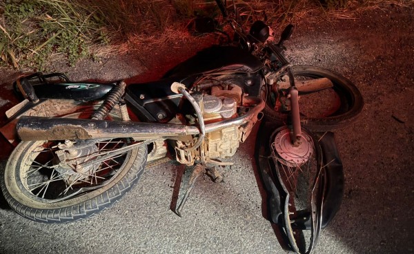 Motociclista é hospitalizado após colidir com mureta de ponte na SE-270