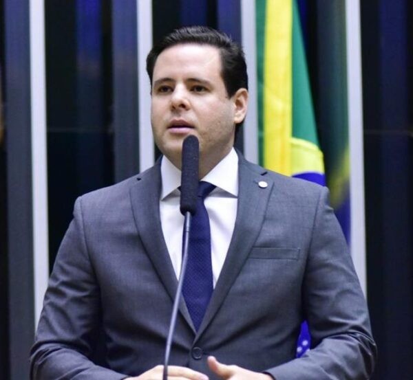 RODRIGO VALADARES COMENTA DERROTA NA ELEIÇÃO PARA O SENADO