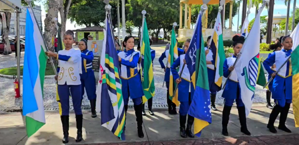 Semana da Pátria é aberta com desfile cívico e homenagens em Sergipe