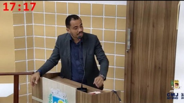 Vereador critica iluminação pública e cobra explicações sobre investimentos em Japaratuba