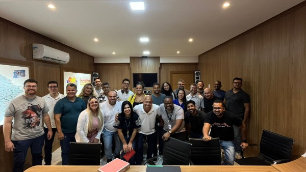 Alunos do Senac participam de imersão na Xodó FM e destacam aprendizado prático