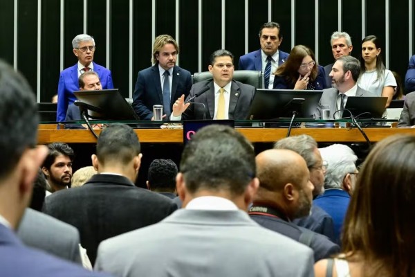 Congresso derruba veto de Lula ao PL da Dosimetria e texto segue para promulgação
