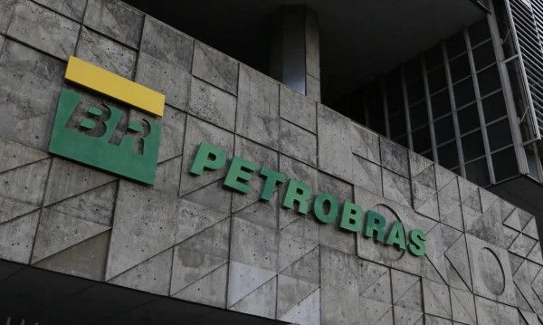 Petrobras reduz preço do diesel e aplica desconto de R$ 0,35 por litro a partir desta segunda-feira