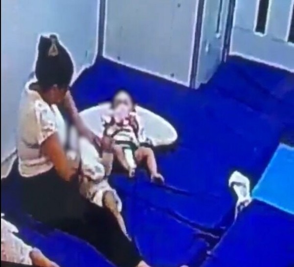 Imagens mostram agressão de servidora exonerada contra bebê em creche de Itabaiana