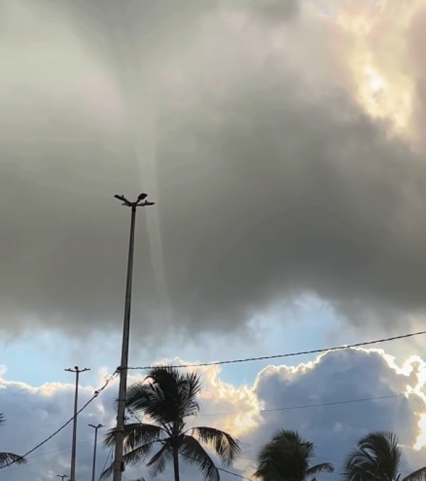 Semac registra fenômeno raro na Orla de Atalaia