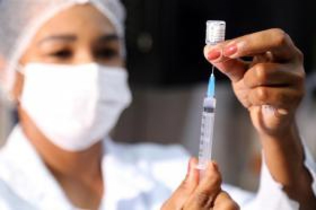 Covid-19: Aracaju completa um mês vacinando com 4ª dose pessoas com 18 anos ou mais