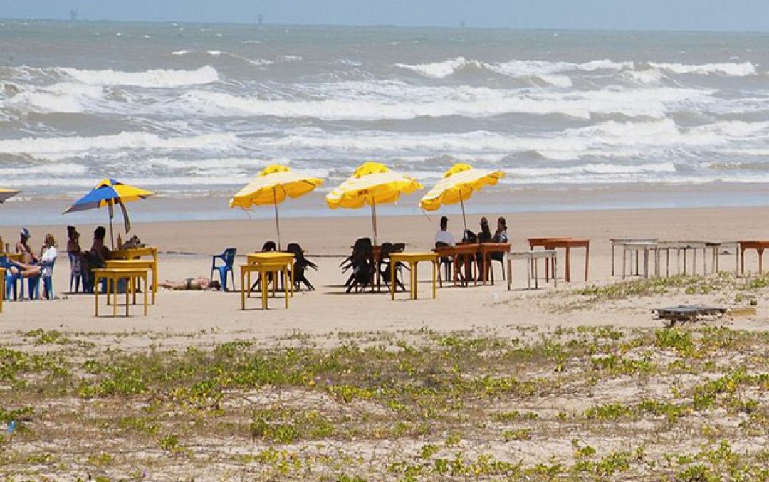 Adema interdita 8 praias de Sergipe