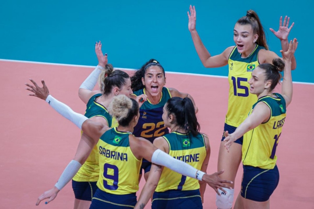 Brasil vence o México no tie-break e está na final do vôlei feminino